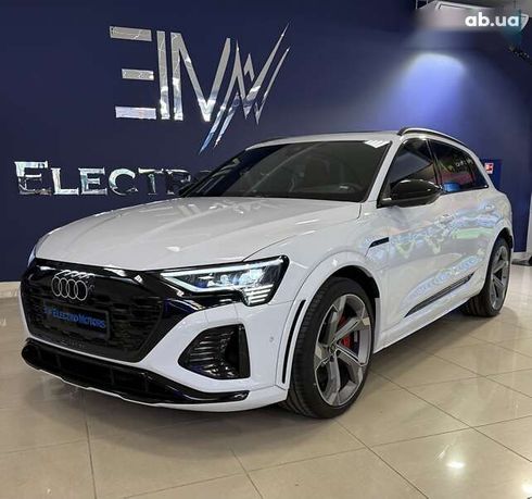 Audi SQ8 e-tron 2023 - фото 19