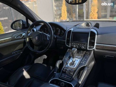 Porsche Cayenne 2011 - фото 20
