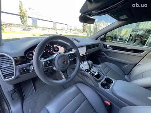 Porsche Cayenne 2019 серый - фото 18