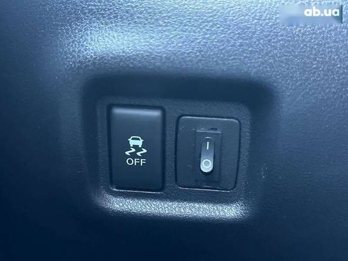 Nissan Versa 2015 - фото 17