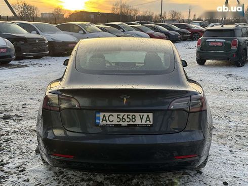 Tesla Model 3 2022 - фото 7