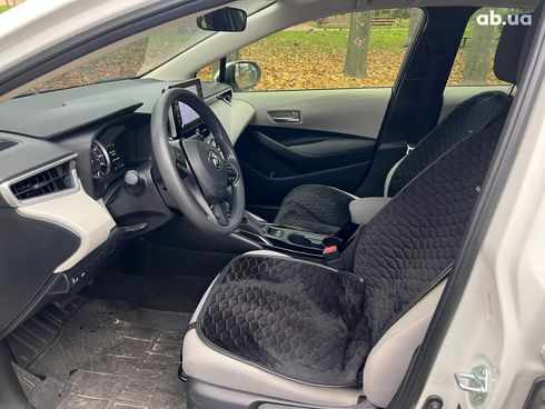 Toyota Corolla 2021 белый - фото 10