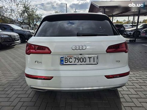 Audi Q5 2017 - фото 10
