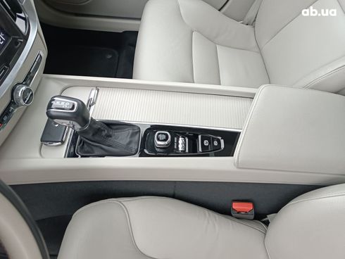 Volvo S60 2018 синий - фото 37