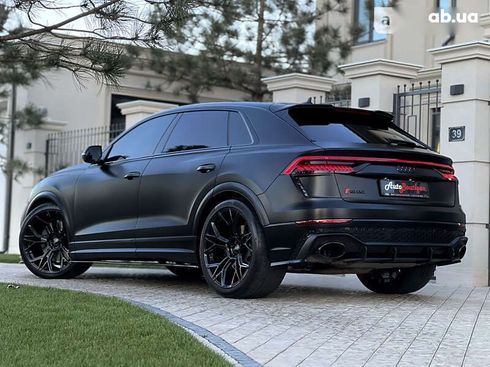 Audi RS Q8 2021 - фото 13