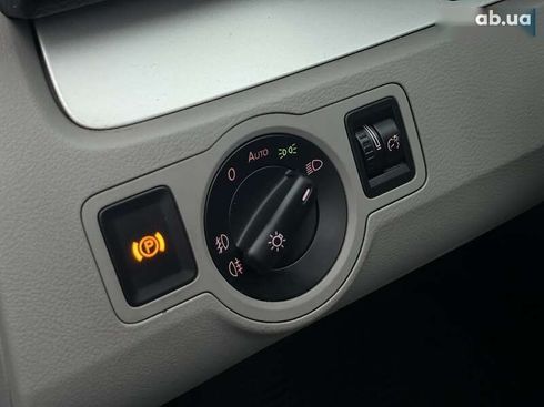 Volkswagen Passat 2010 - фото 11
