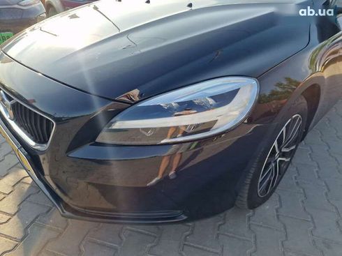 Volvo V40 2018 - фото 2