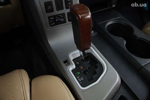 Toyota Sequoia 2012 - фото 20