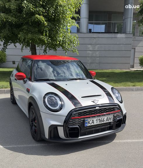 MINI John Cooper Works Hatch 2021 белый - фото 2