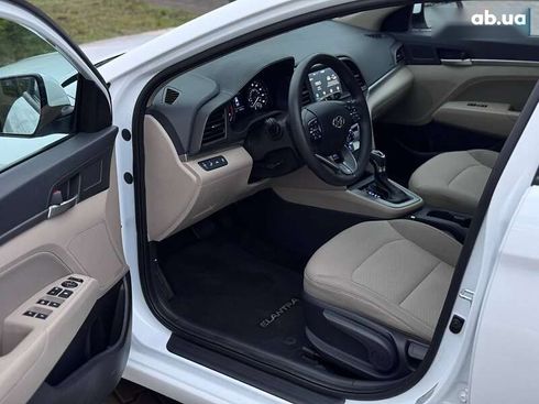 Hyundai Elantra 2019 - фото 27