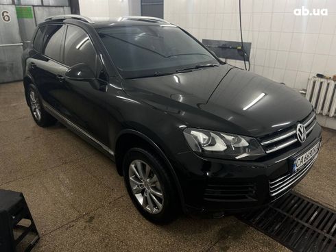 Volkswagen Touareg 2012 черный - фото 2