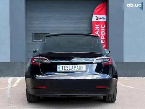 Tesla Model 3 2021 - фото 8