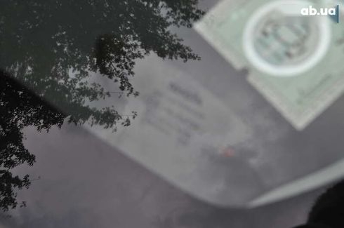 Toyota Auris 2011 - фото 13