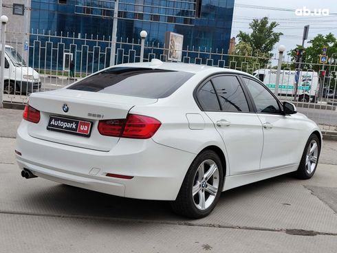 BMW 3 серия 2014 белый - фото 9