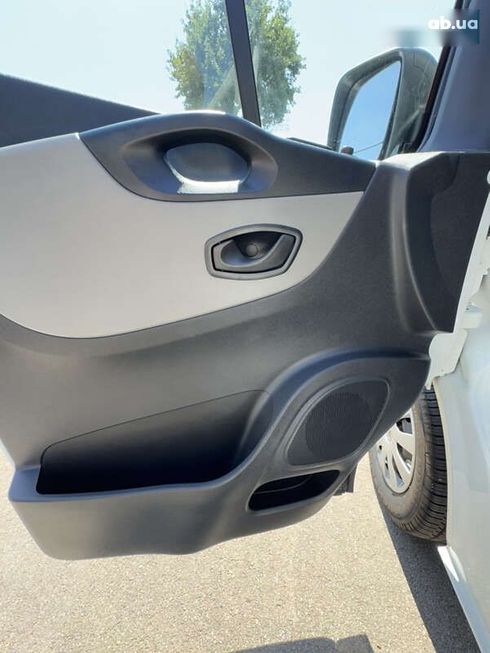 Renault Trafic 2018 - фото 15