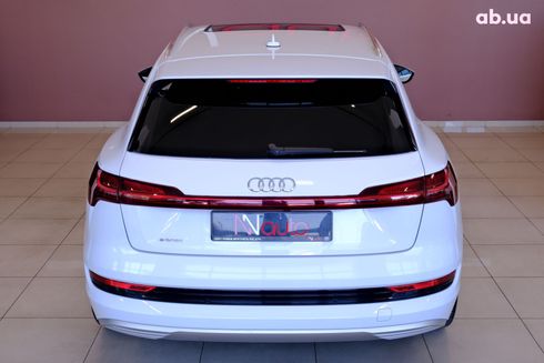 Audi E-Tron 2020 - фото 6