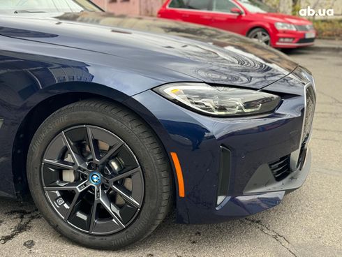 BMW i4 2023 синий - фото 4