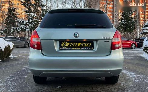 Skoda Fabia 2012 - фото 6