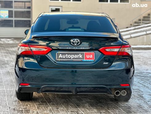 Toyota Camry 2018 черный - фото 6