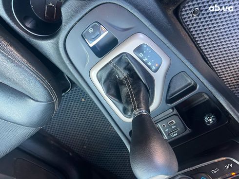 Jeep Cherokee 2015 серый - фото 35
