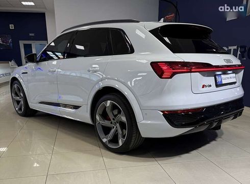 Audi SQ8 e-tron 2023 - фото 26
