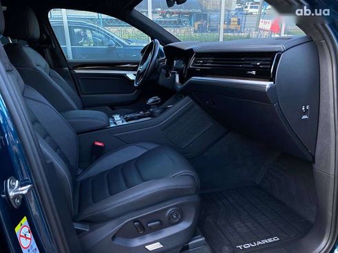 Volkswagen Touareg 2022 - фото 29