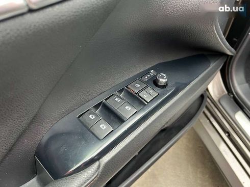 Toyota Camry 2019 - фото 17