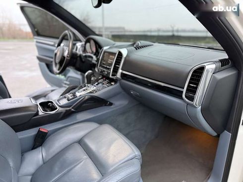 Porsche Cayenne 2011 - фото 23