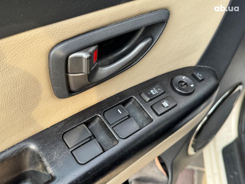 Kia Soul 2010 бежевый - фото 41