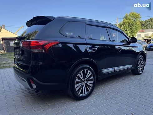 Mitsubishi Outlander 2021 - фото 22