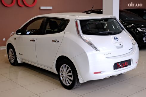 Nissan Leaf 2015 белый - фото 3