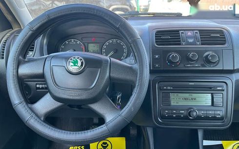 Skoda Fabia 2009 - фото 11