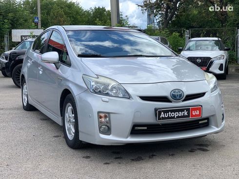 Toyota Prius 2010 серый - фото 8