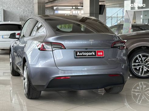 Tesla Model Y 2023 серый - фото 7