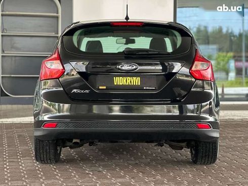 Ford Focus 2011 - фото 16