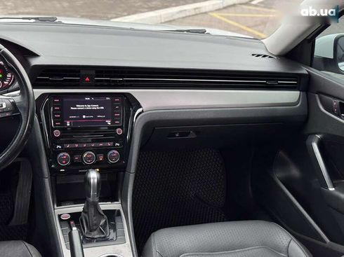 Volkswagen Passat 2019 - фото 25