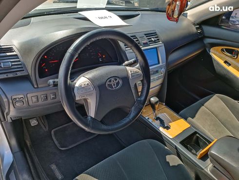 Toyota Camry 2006 серый - фото 14