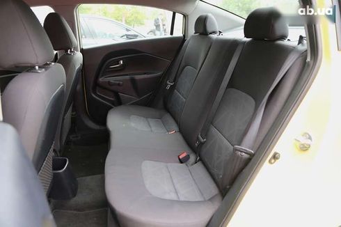 Kia Rio 2015 - фото 8