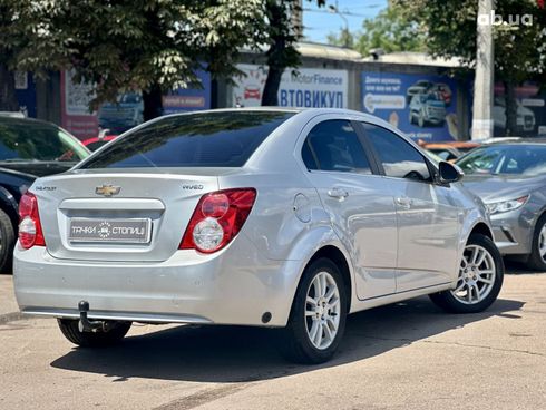 Chevrolet Aveo 2014 серый - фото 5