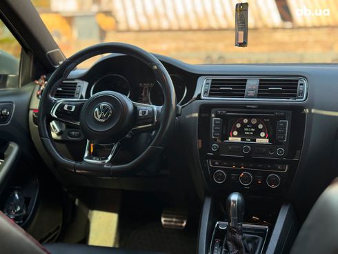 Volkswagen Jetta 2015 серый - фото 36