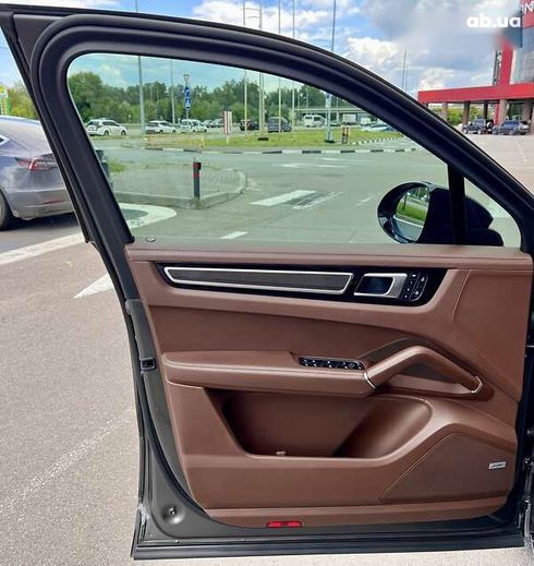 Porsche Cayenne 2022 - фото 21