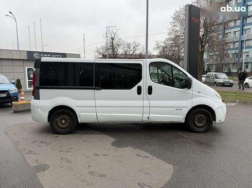 Renault Trafic 2011 - фото 8