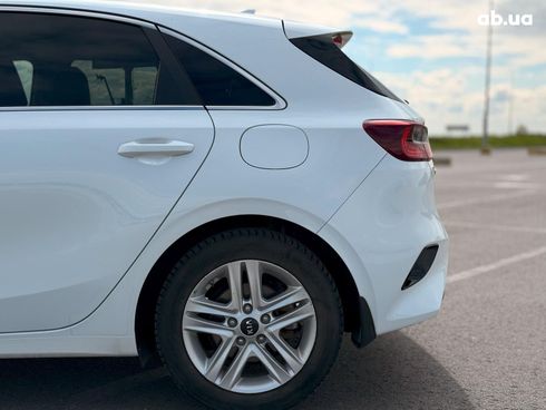 Kia Cee'd 2019 белый - фото 7
