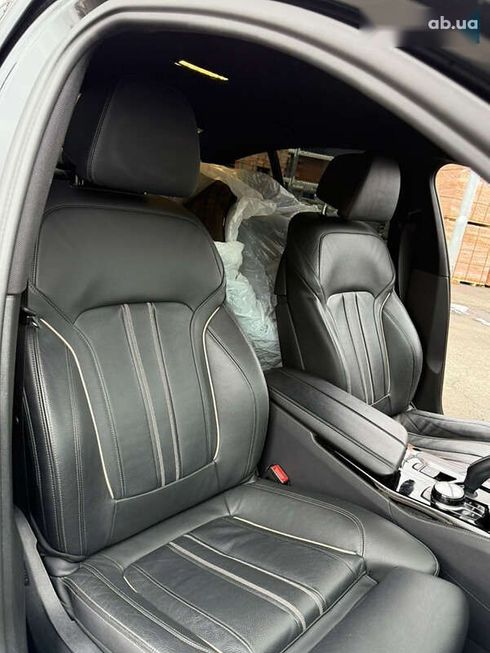 BMW 5 серия 2017 - фото 21
