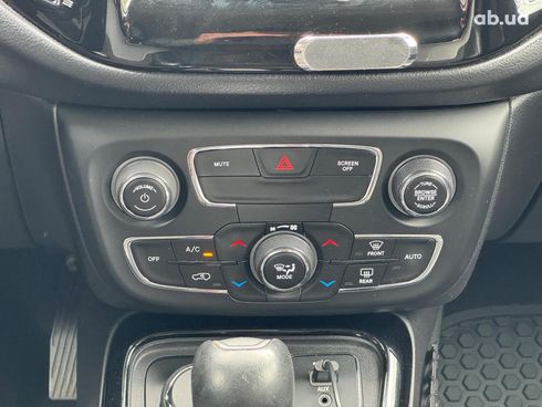 Jeep Compass 2019 белый - фото 29
