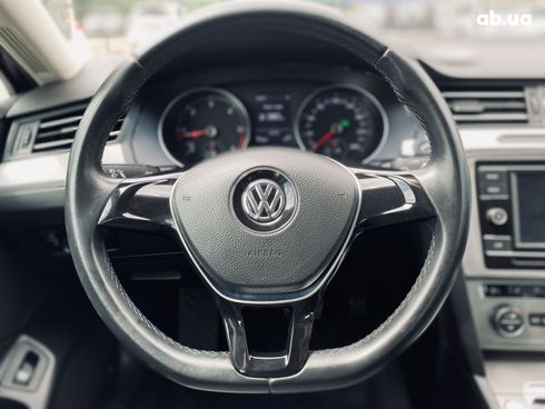 Volkswagen Passat 2018 серый - фото 18