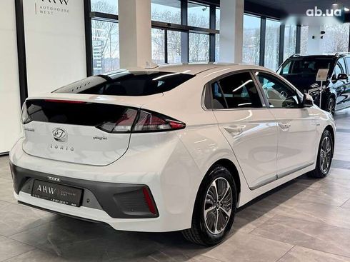 Hyundai Ioniq 2021 - фото 16