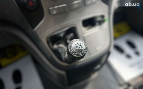 Hyundai H-1 2012 - фото 17