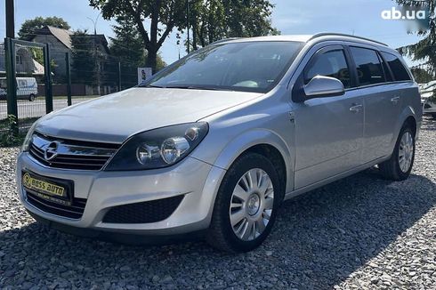 Opel Astra 2010 - фото 3