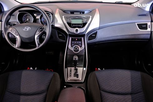 Hyundai Elantra 2013 красный - фото 7